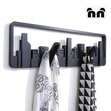 Cargar imagen en el visor de la galería, Perchero pared Skyline 49*15*5 cms en pvcy madera color negro